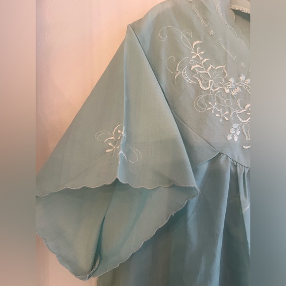 VTG Still NEW 2 pc. Maxi 1970s Embroidered Night gown set . - Picture 7 of 10